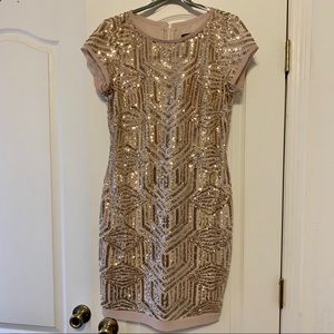 Vince Camuto gold sequin shift dress size 6